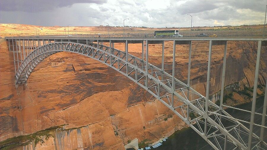 Мост через каньон. Именно после его строительства 