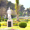 Парка со статуей Асада-старшего вполне заслуживает