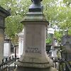 Вот, например, могила Оноре де Бальзака. Лично, ко