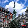 Центральная площать в Антверпене - самое пестрое, 