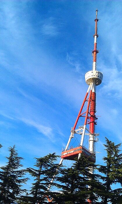 Главная антенна Тбилиси. Огромная конструкция. Зде