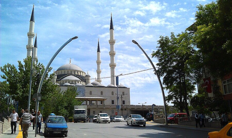 Основная цель прогулки - посещение новой мечети Ко
