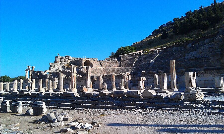 Самое интересное место в Эфесе - библиотека Цельси