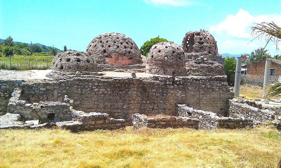 Остатки древних бань в Сельчуке.