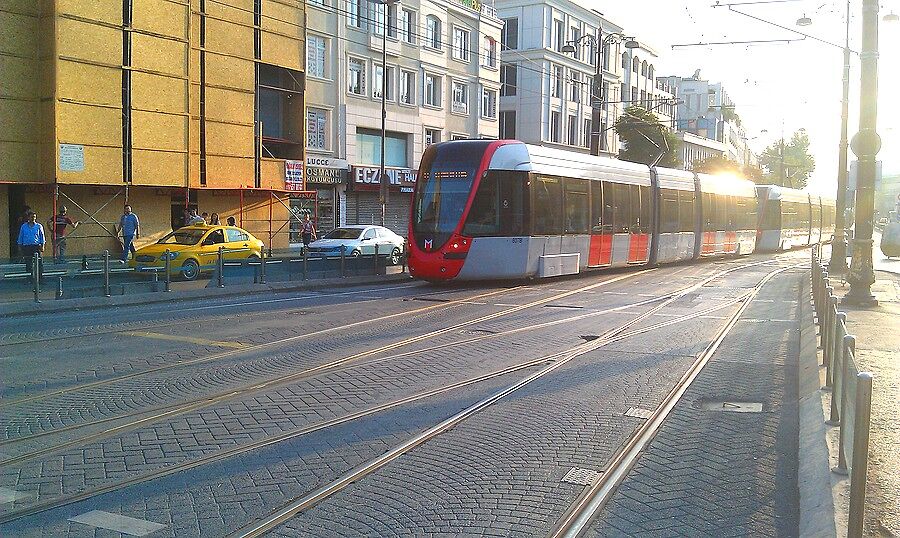 Современные городские трамвайчики.