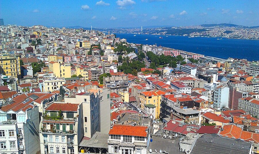 Стамбульская мозаика. Вид по другую сторону башни.