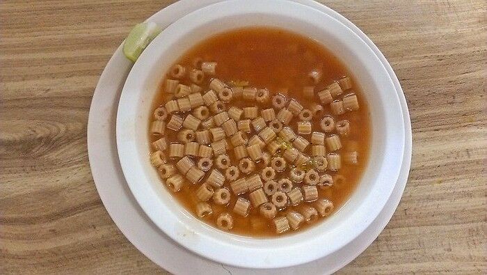 Sopa de pasta: томатный суп с макаронами.