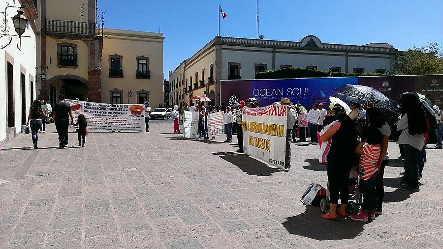 На Plaza de Armas проходила какая-то демонстрация,