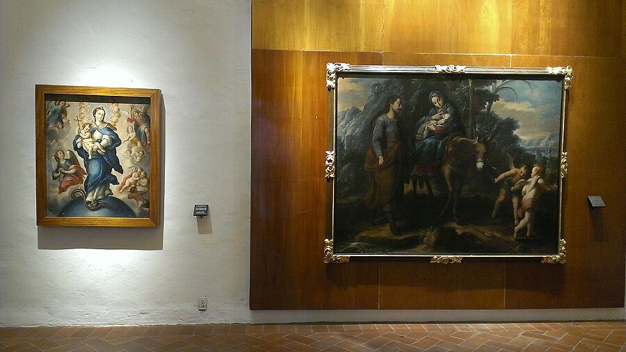 В части залов представлены картины в стиле барокко