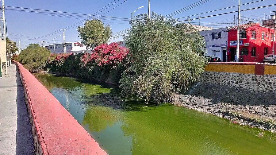 С названием реки в городе Керетаро заморачиваться 