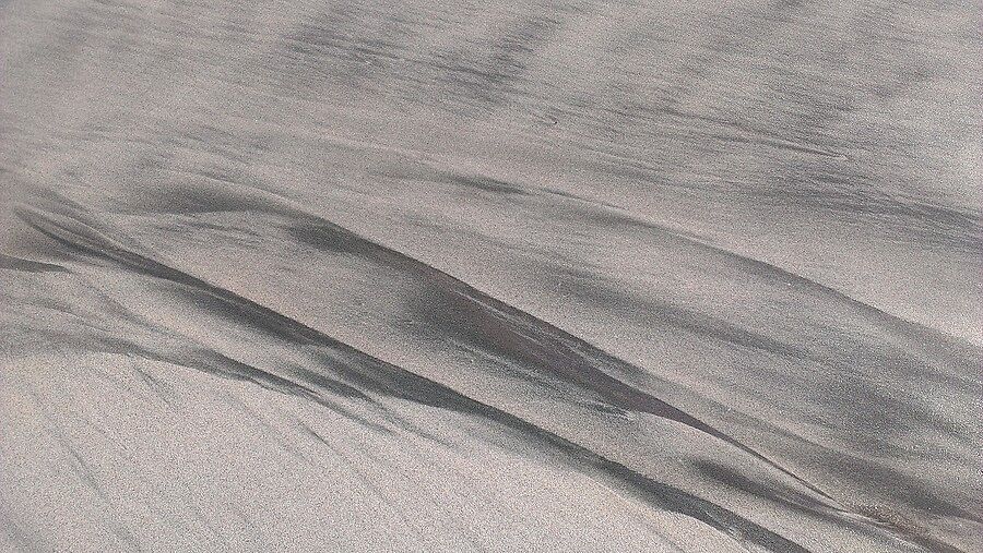 Вот такой симпатичный песочек на центральном пляж.
