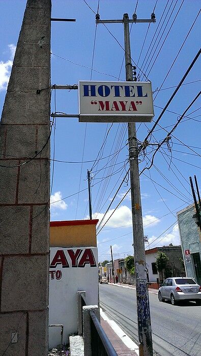 Набрели на Hotel Maya на 41-ой улице (Calle 41). В
