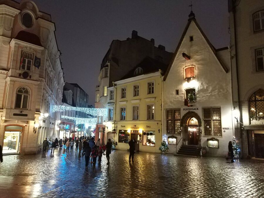 Последний вечер в Таллине оказался немного мокрова