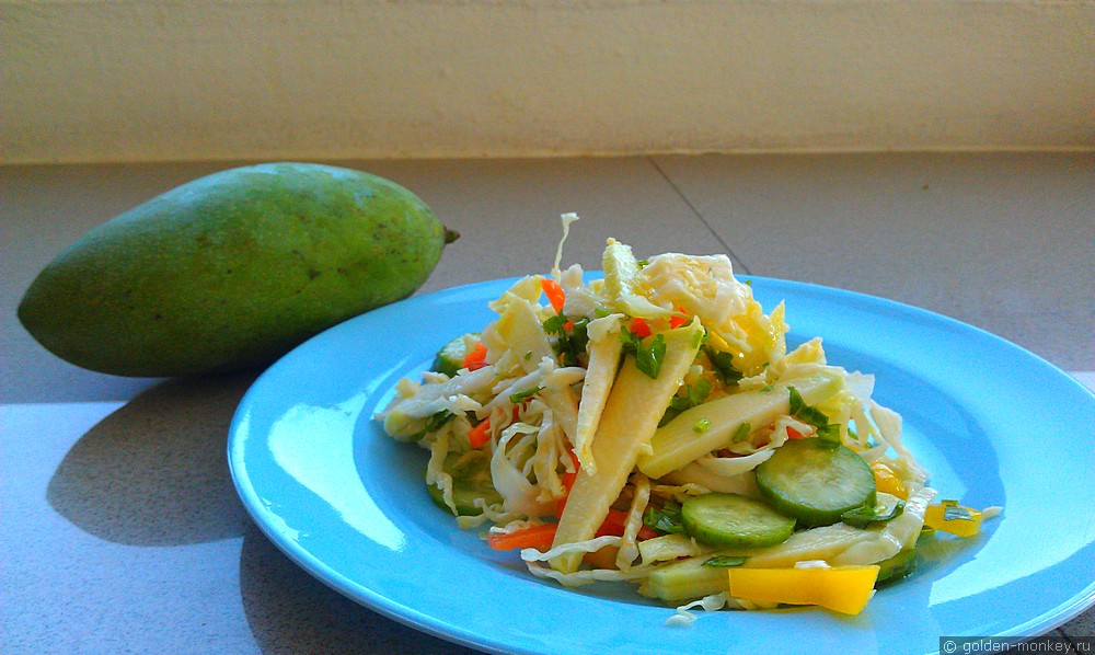 салат с зеленым манго