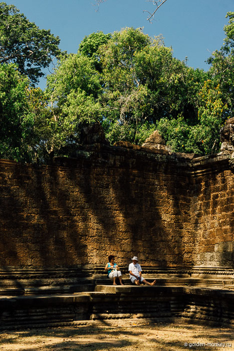 Туристы в Та Проме, Ангкор, Камбоджа.