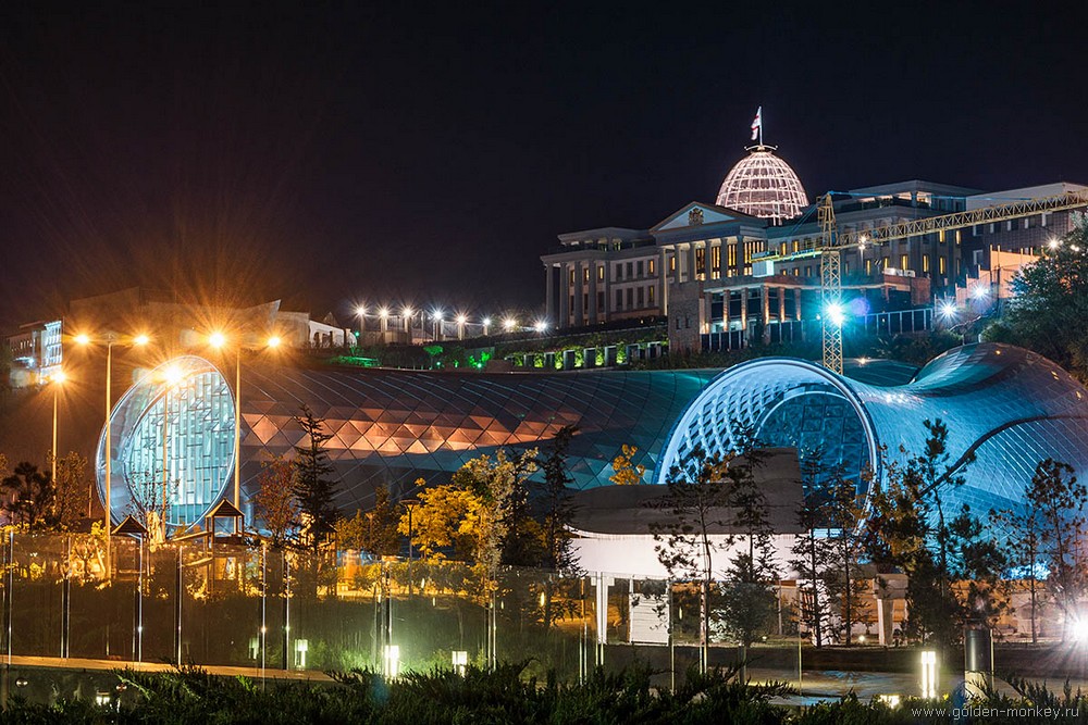 Тбилиси, парк Рике ночью