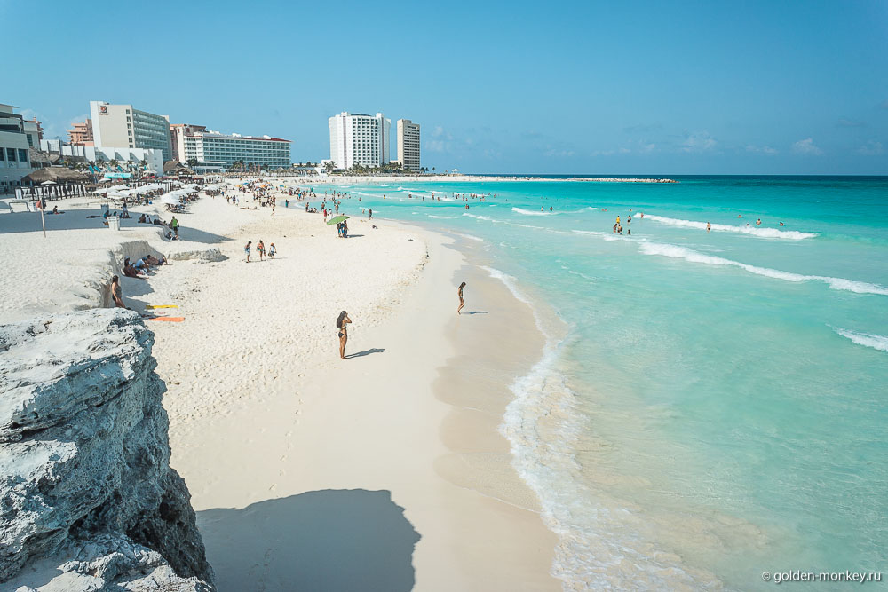 Канкун, панорама пляжа Гавиота-Асуль