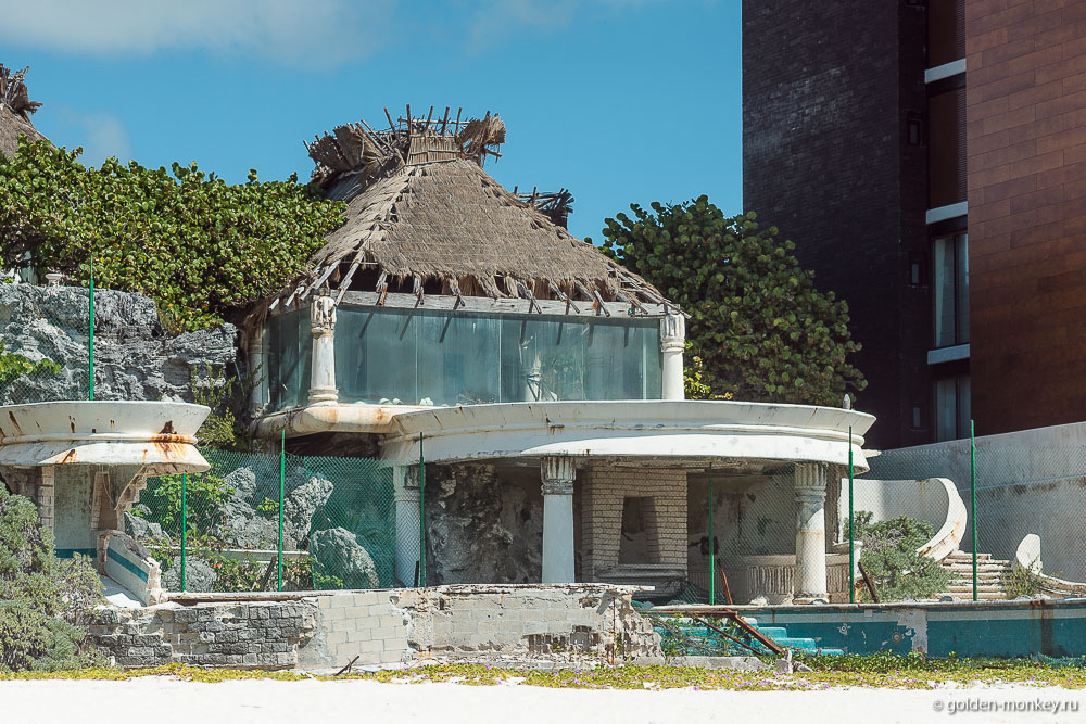 Канкун, необычный домик на пляже Марлин