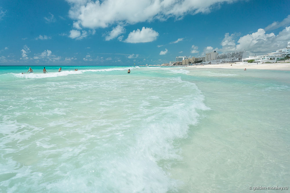 Канкун, Карибское море на пляже Байенас