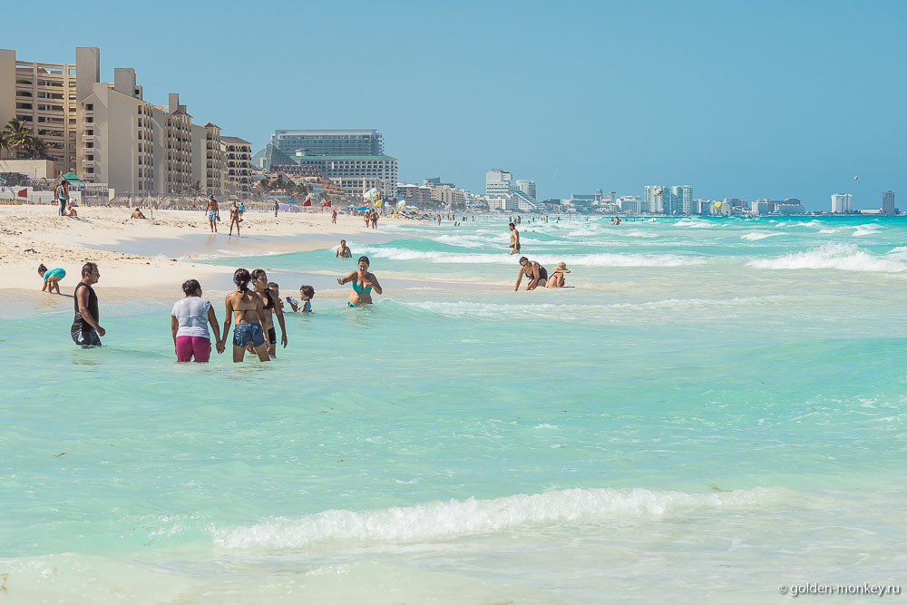 Канкун, панорама пляжа Дельфинес