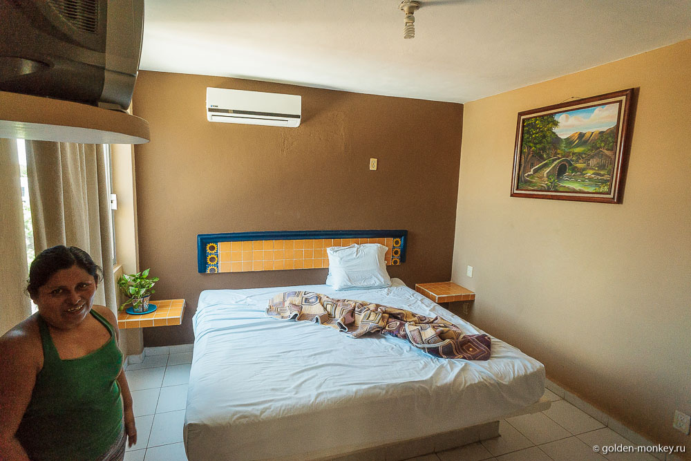 Канкун, бюджетный Hotel & Hostal Las Palmas, неубранный номер