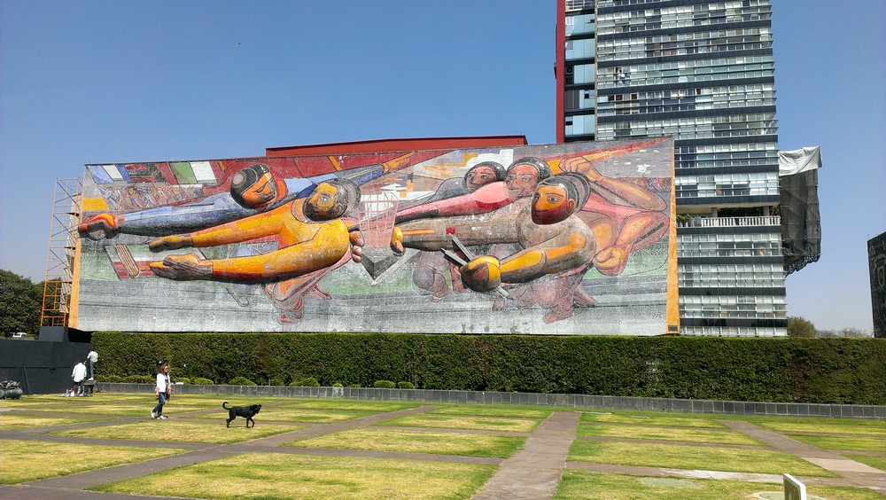 Мехико, Университетский городок, панно Сикейроса