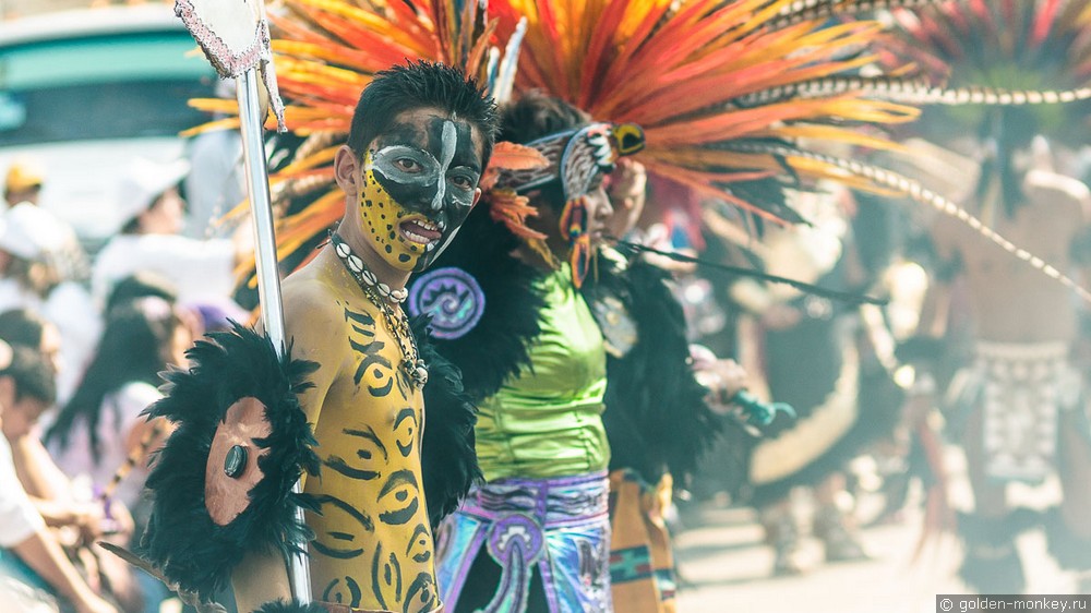 Мехико, парад в честь Марии Гваделупской, индейцы