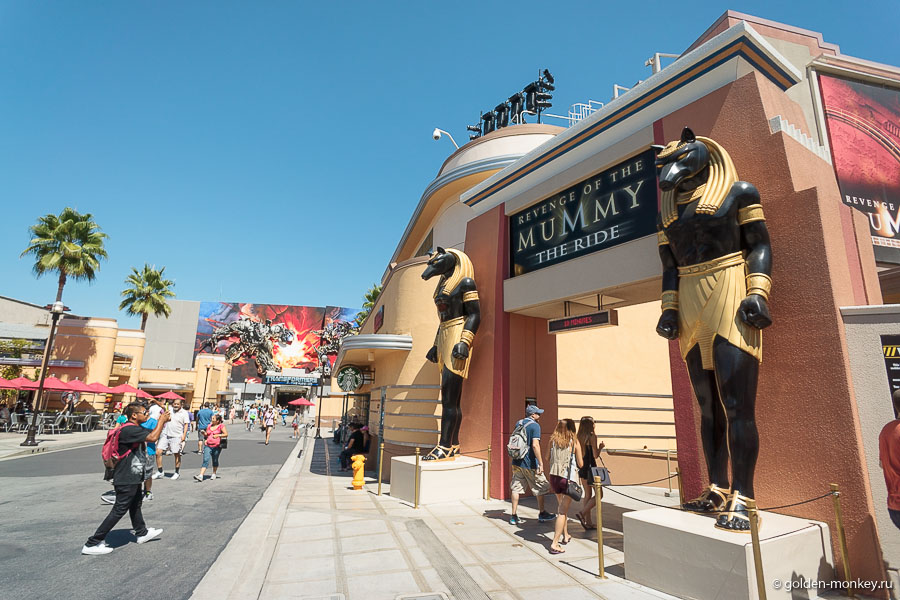 Вход в павильон Мумии, парк развлечений Universal Studios